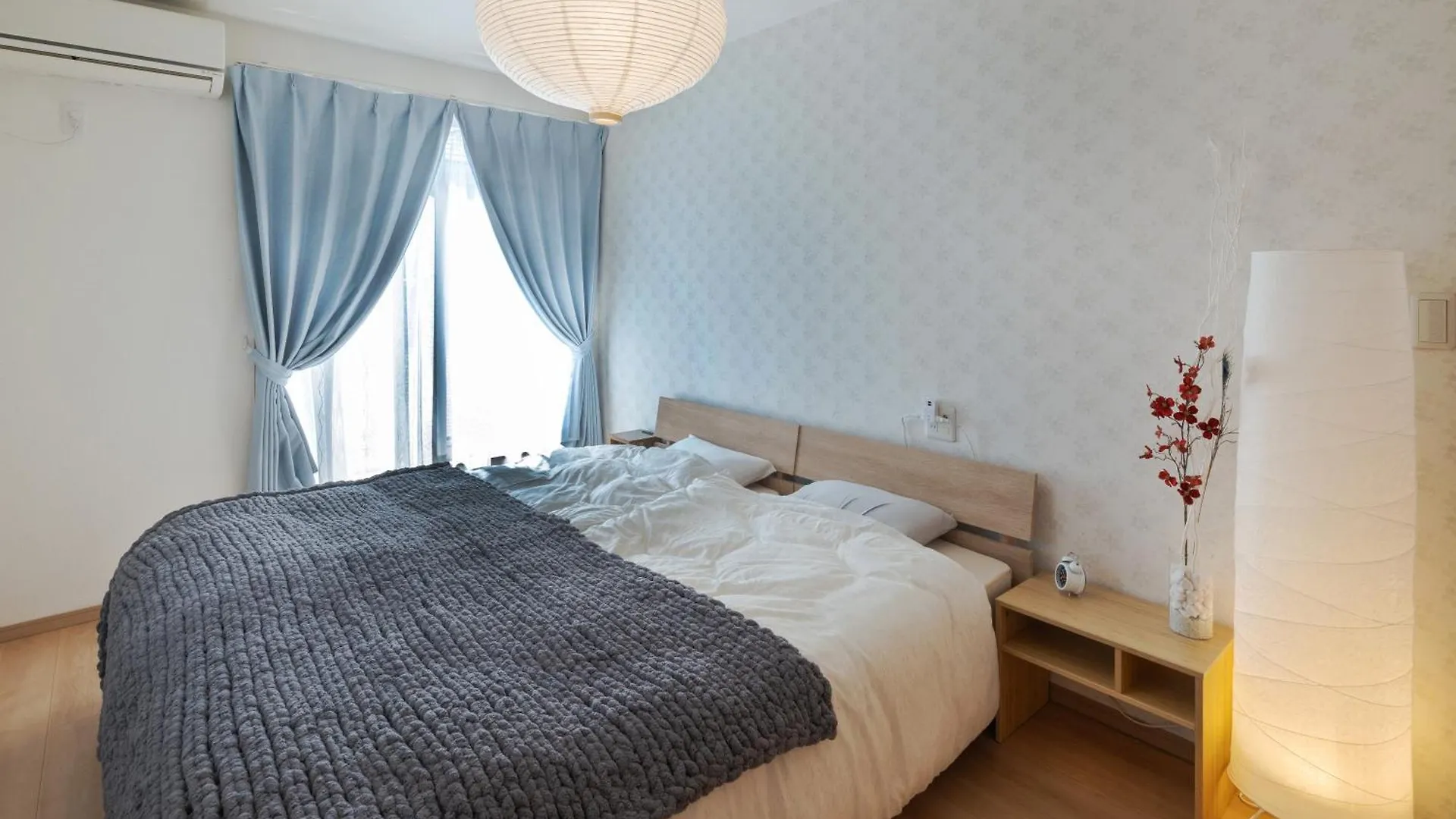 Apartment Haruhi Station Guesthouse: Pet-Friendly with Wine Shop Partnership Kasugai Japan